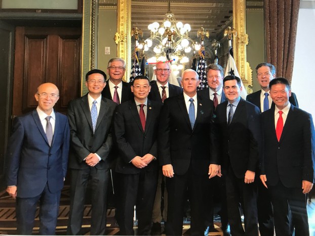 ئۆمەر قانات-مۇئ‍اۋىن پىرەزدىنت بىلەن كۆرۈشتى