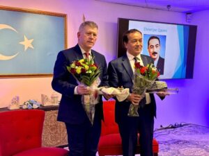 نەبىجان تۇرسۇن-جامىس مىلۋارد