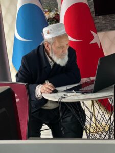 ئۇ شۇنداق كرشى ئىدى